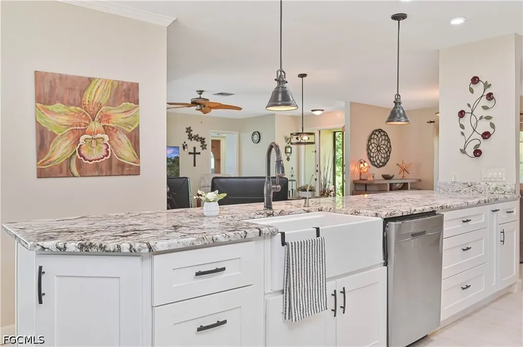 1910 Oak Drive Alva FL 33920