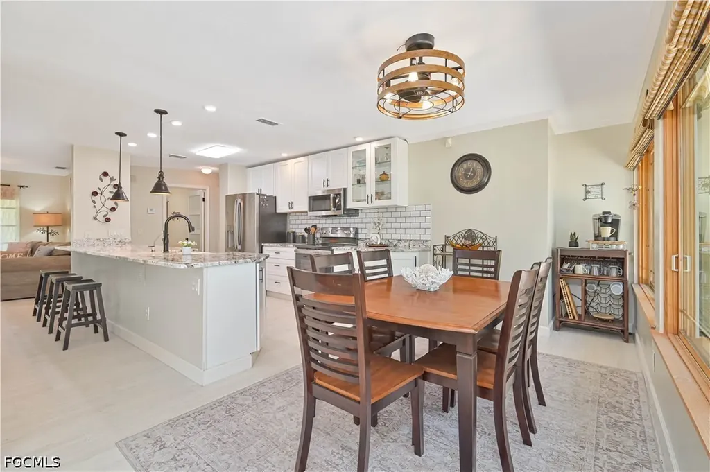1910 Oak Drive Alva FL 33920