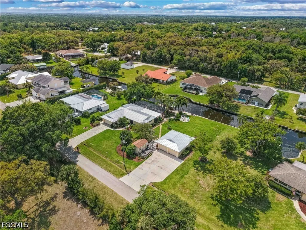 1910 Oak Drive Alva FL 33920