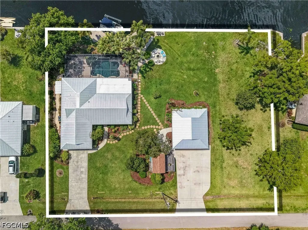 1910 Oak Drive Alva FL 33920