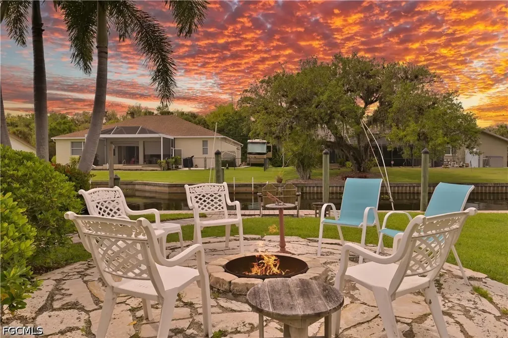 1910 Oak Drive Alva FL 33920