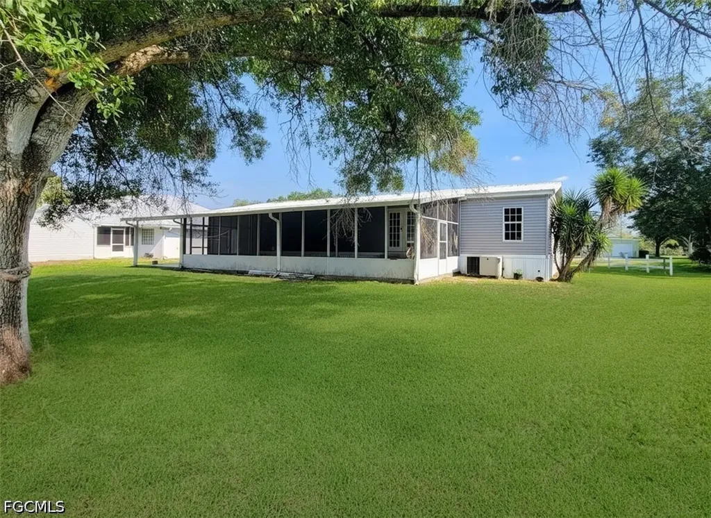 1047 Mayford Lake Road Moore Haven FL 33471