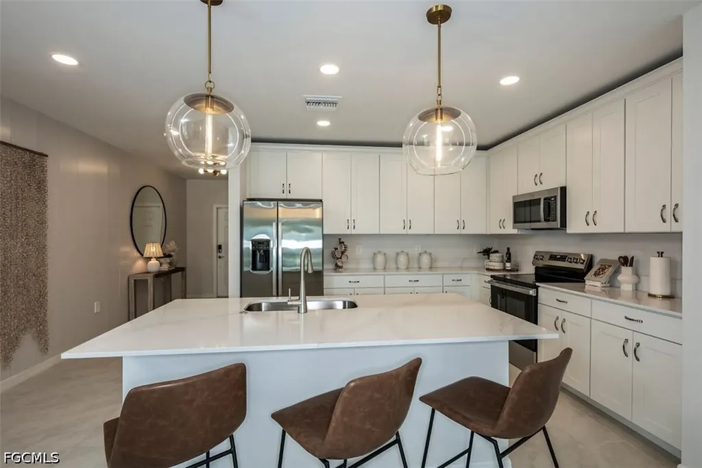 258 Lakeside Breeze Way Lehigh Acres FL 33936