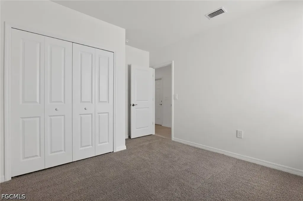 243 Lakeside Breeze Way Lehigh Acres FL 33936