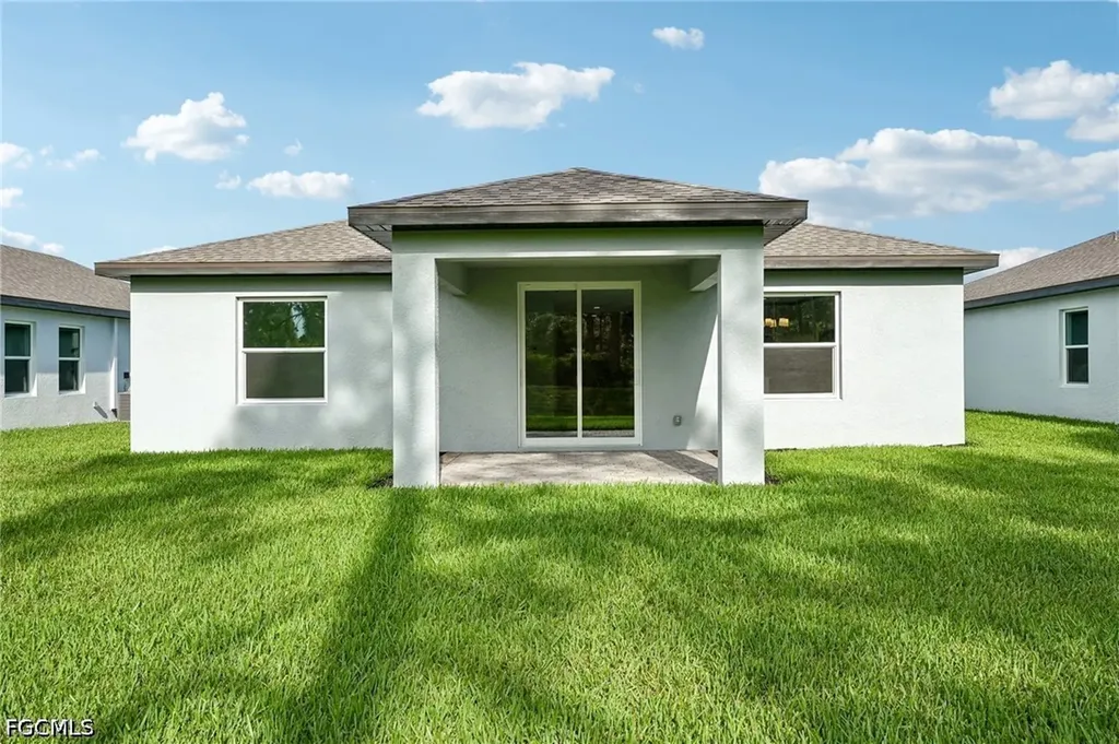 243 Lakeside Breeze Way Lehigh Acres FL 33936