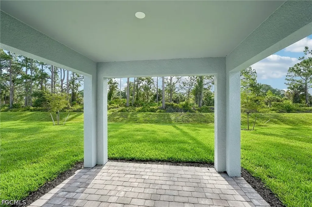 243 Lakeside Breeze Way Lehigh Acres FL 33936