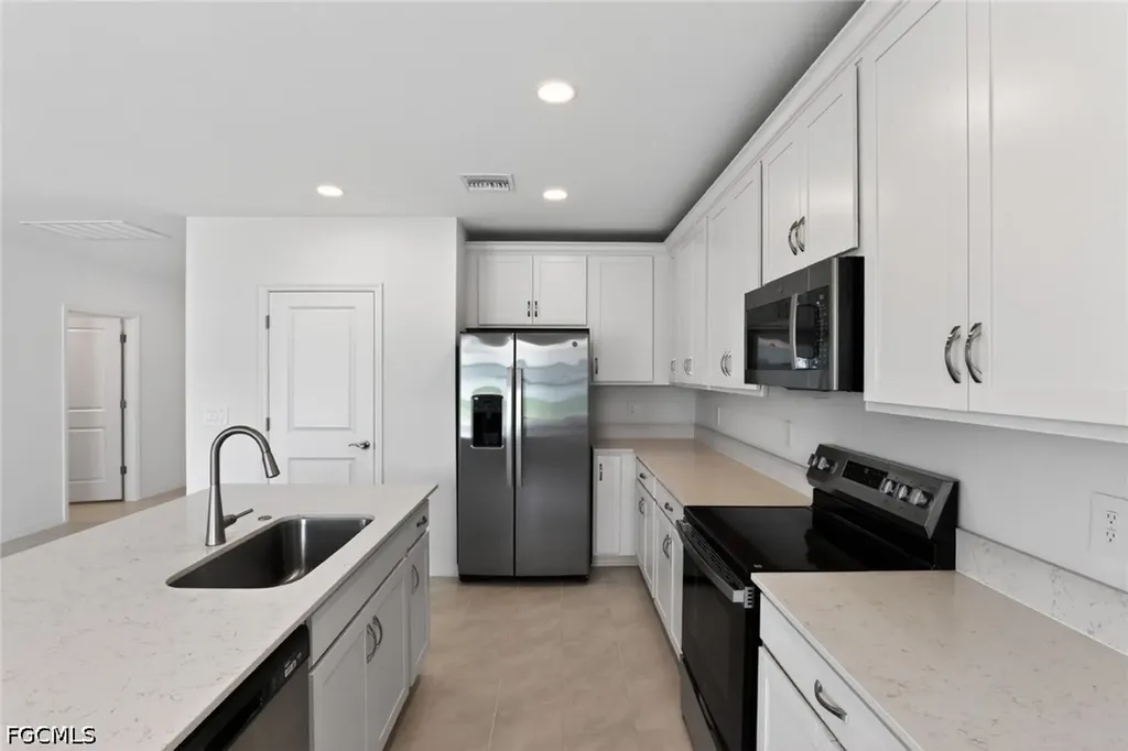 243 Lakeside Breeze Way Lehigh Acres FL 33936