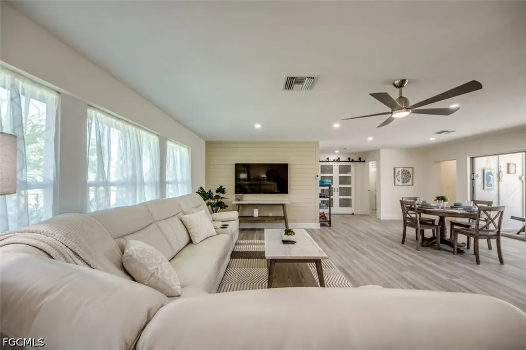 2903 SE 10th Avenue Cape Coral FL 33904