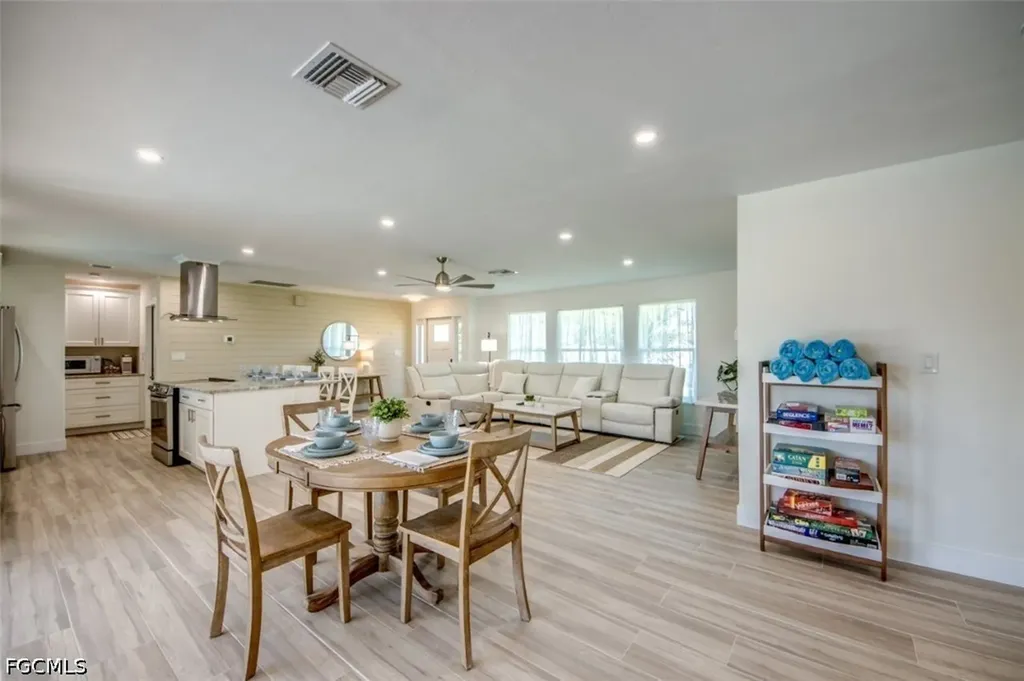 2903 SE 10th Avenue Cape Coral FL 33904