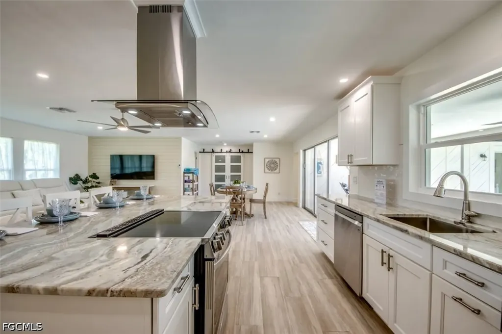 2903 SE 10th Avenue Cape Coral FL 33904