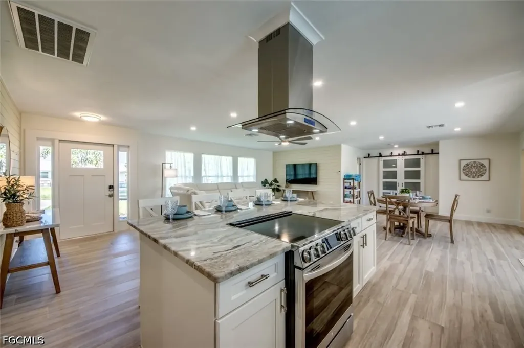 2903 SE 10th Avenue Cape Coral FL 33904