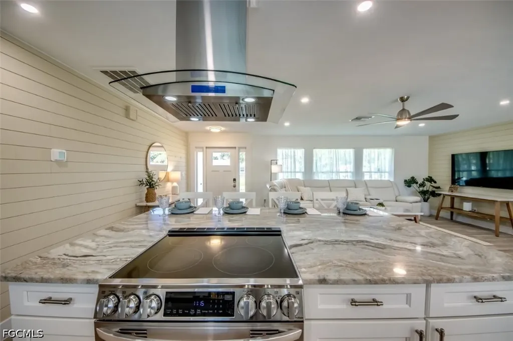 2903 SE 10th Avenue Cape Coral FL 33904