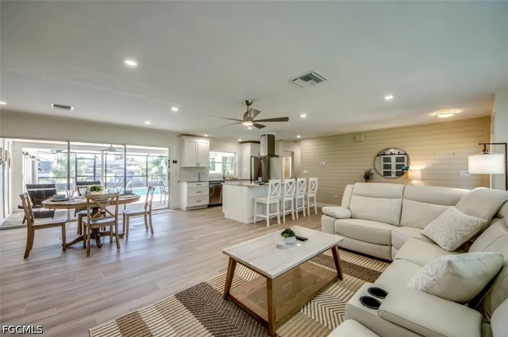 2903 SE 10th Avenue Cape Coral FL 33904