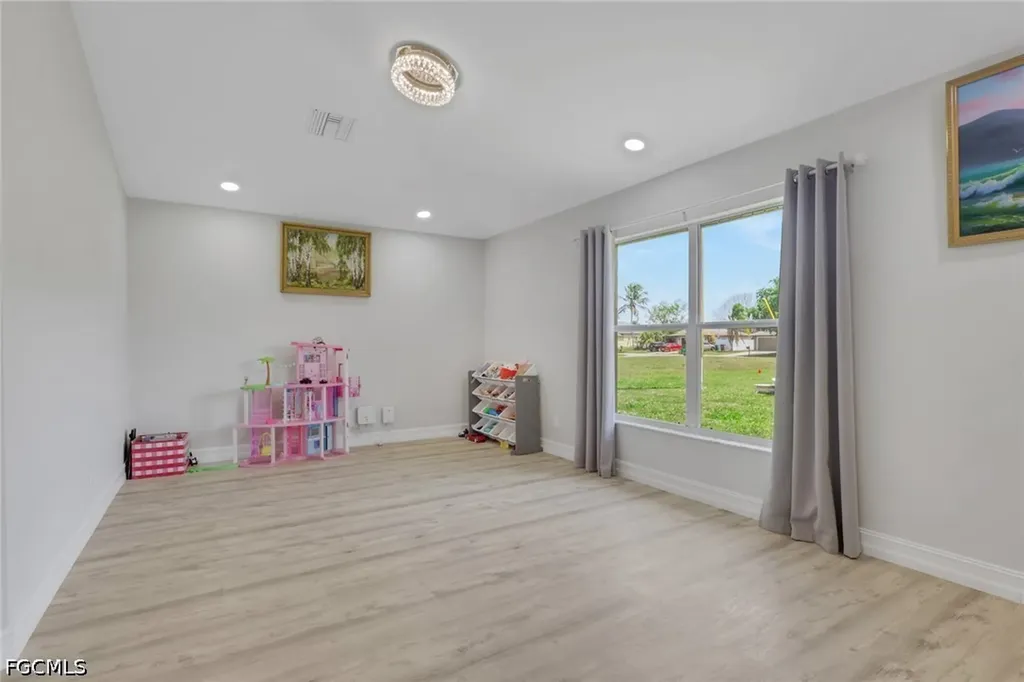 228 Aviation Parkway Cape Coral FL 33904