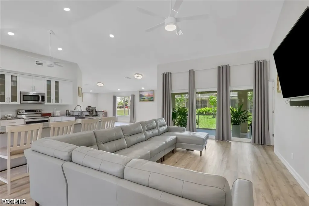 228 Aviation Parkway Cape Coral FL 33904