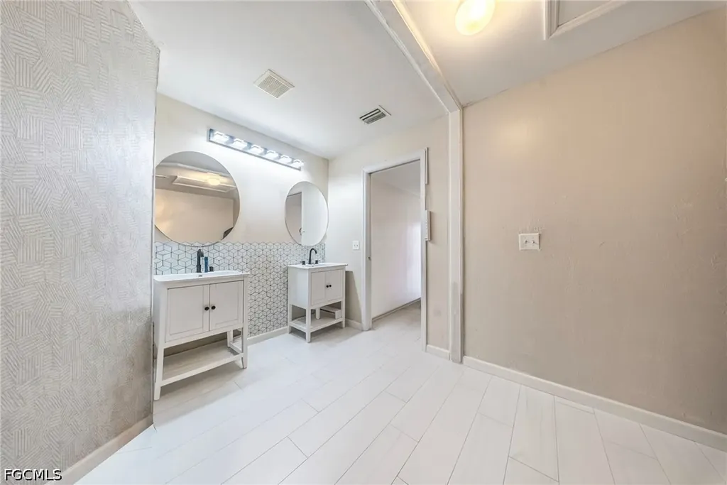 319 NE 23rd Street Cape Coral FL 33909