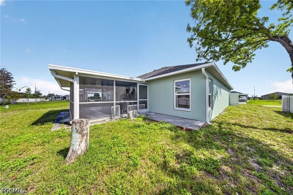 319 NE 23rd Street Cape Coral FL 33909