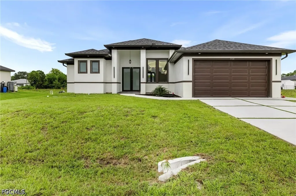 1904 Crawford Avenue N Lehigh Acres FL 33971