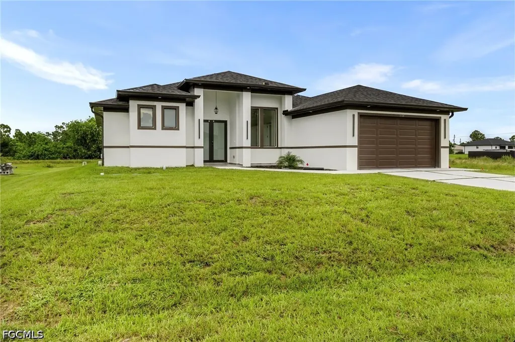 1904 Crawford Avenue N Lehigh Acres FL 33971