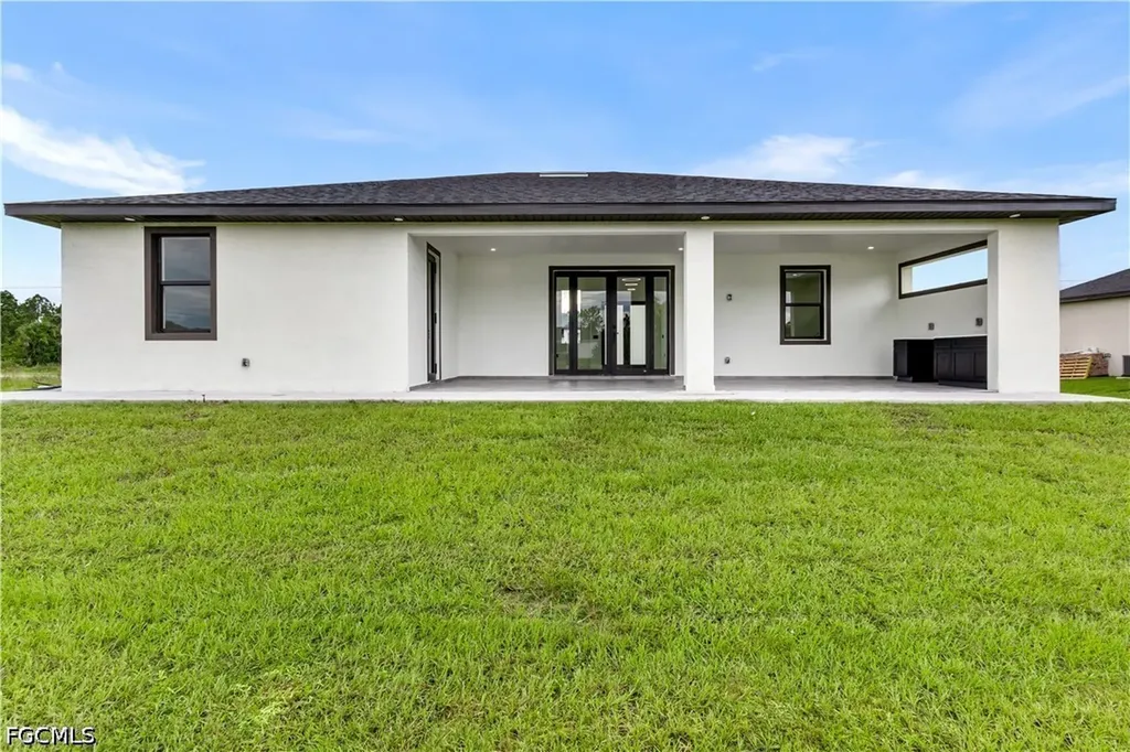 1904 Crawford Avenue N Lehigh Acres FL 33971