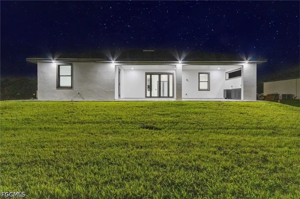1904 Crawford Avenue N Lehigh Acres FL 33971