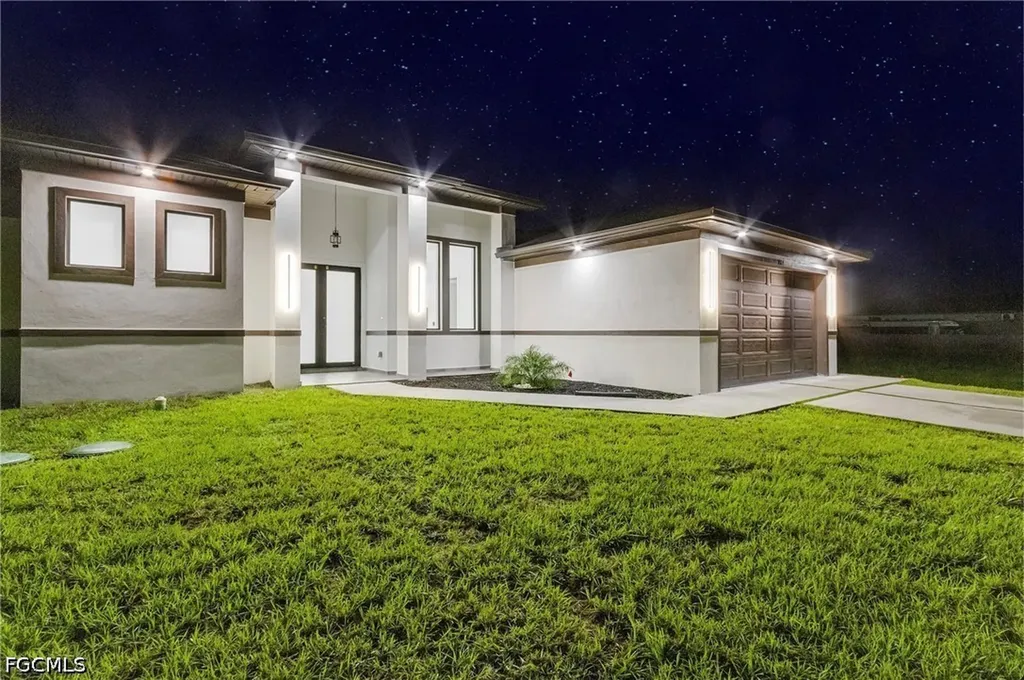 1904 Crawford Avenue N Lehigh Acres FL 33971
