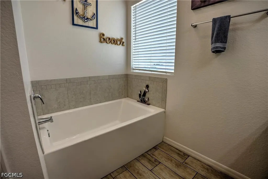 2118 SW 25th Terrace Cape Coral FL 33914