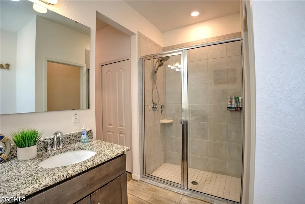 2118 SW 25th Terrace Cape Coral FL 33914