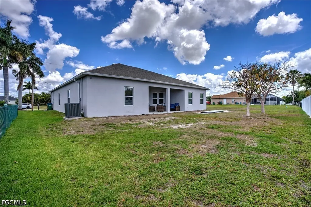 2118 SW 25th Terrace Cape Coral FL 33914
