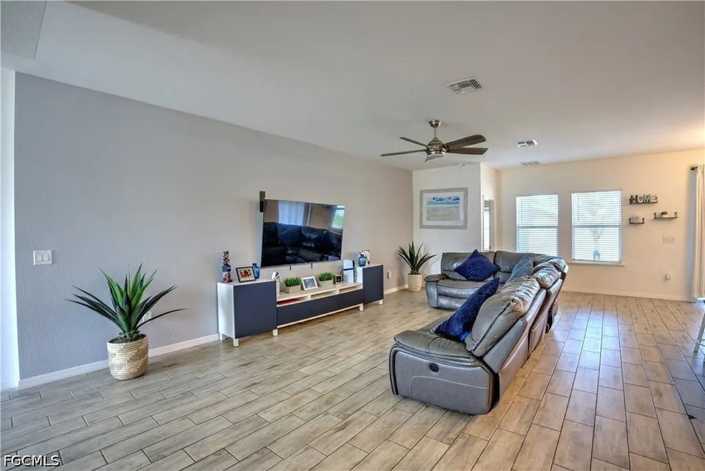 2118 SW 25th Terrace Cape Coral FL 33914