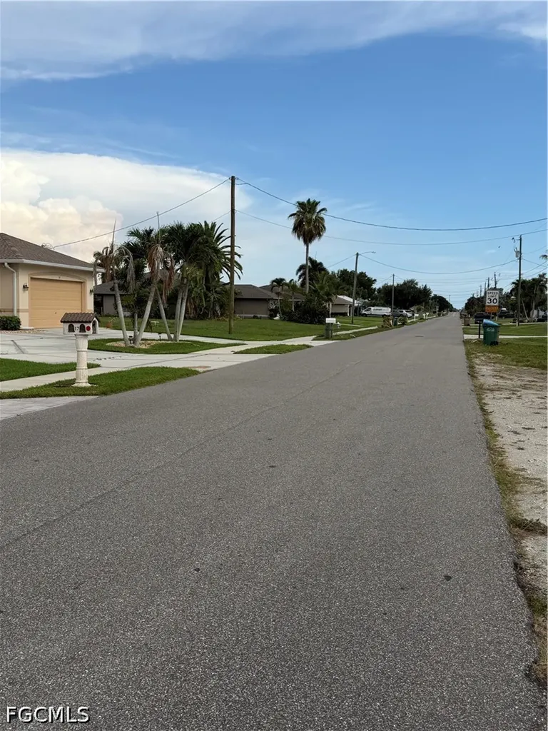 16 SE 8th Place Cape Coral FL 33990
