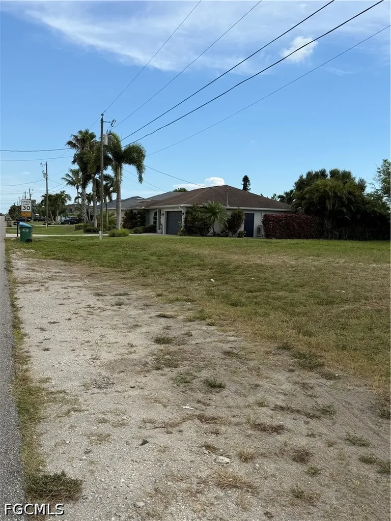 16 SE 8th Place Cape Coral FL 33990