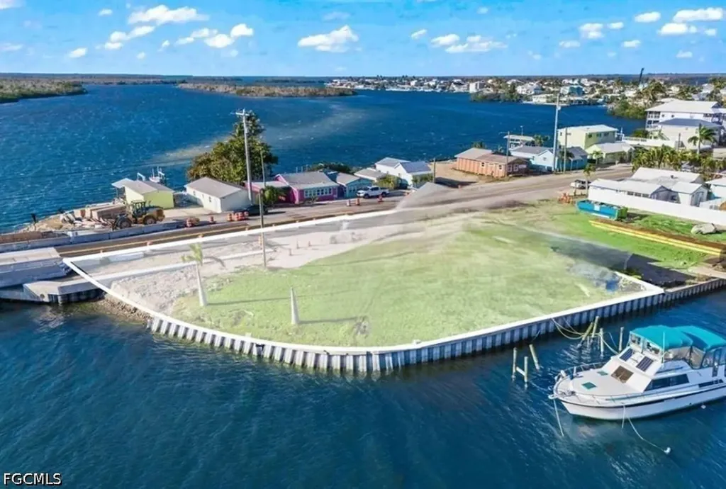 4767 Pine Island Road NW Matlacha FL 33993