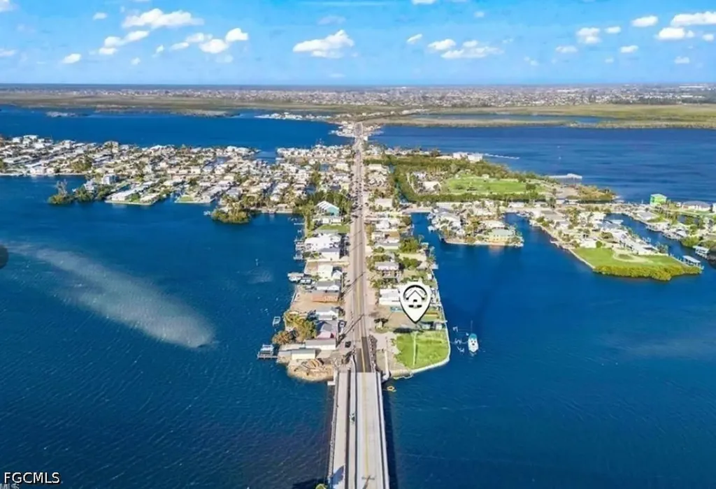 4767 Pine Island Road NW Matlacha FL 33993