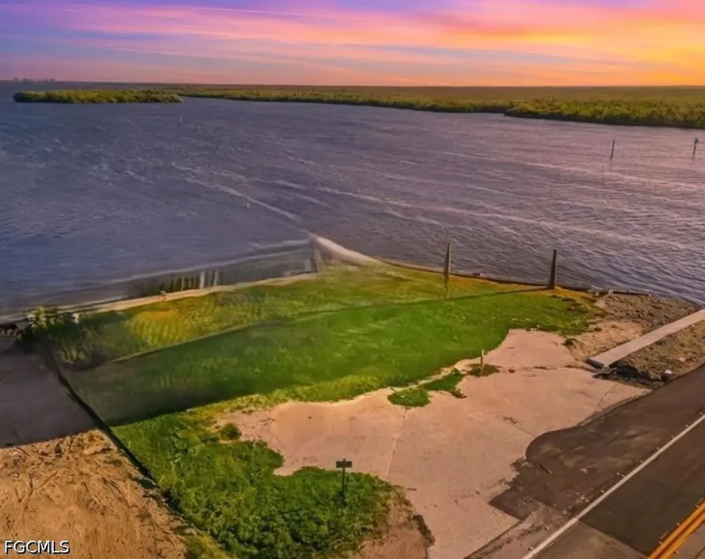4767 Pine Island Road NW Matlacha FL 33993