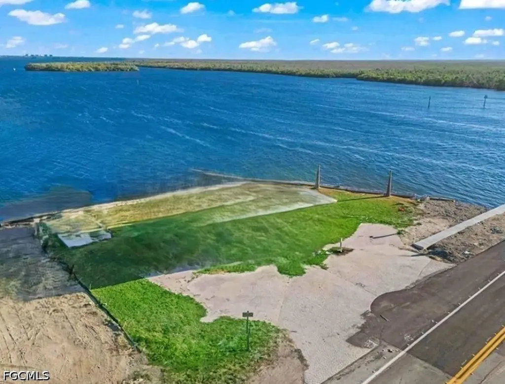 4767 Pine Island Road NW Matlacha FL 33993