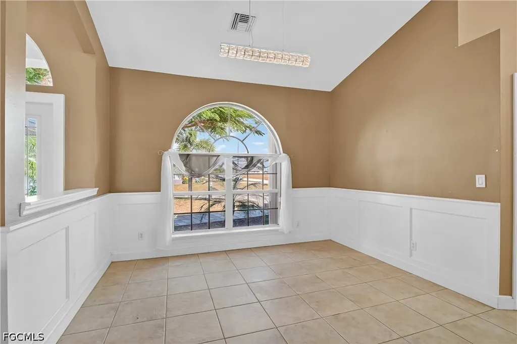 1914 NW 36th Avenue Cape Coral FL 33993