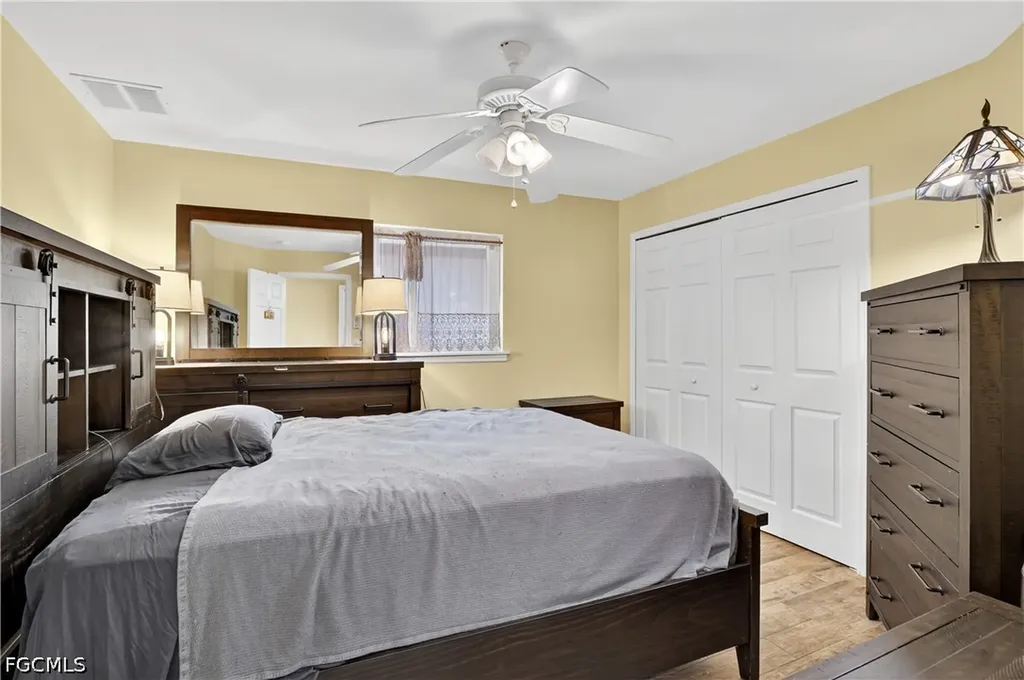 1914 NW 36th Avenue Cape Coral FL 33993
