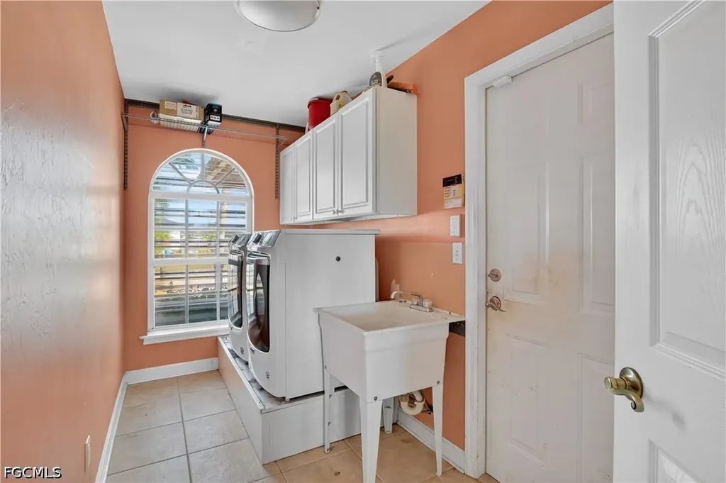 1914 NW 36th Avenue Cape Coral FL 33993