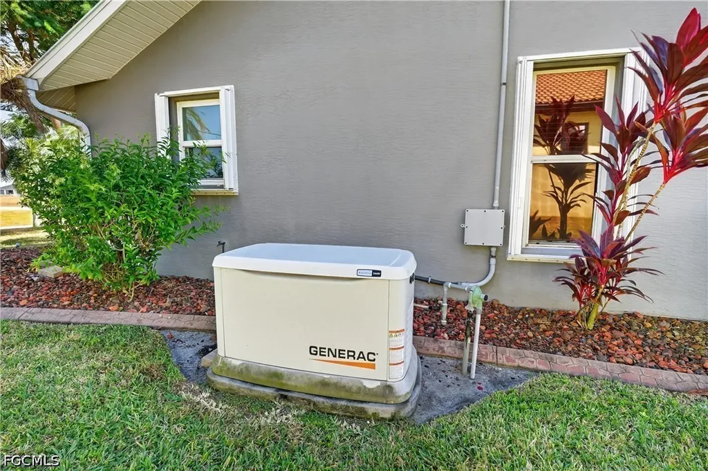1914 NW 36th Avenue Cape Coral FL 33993