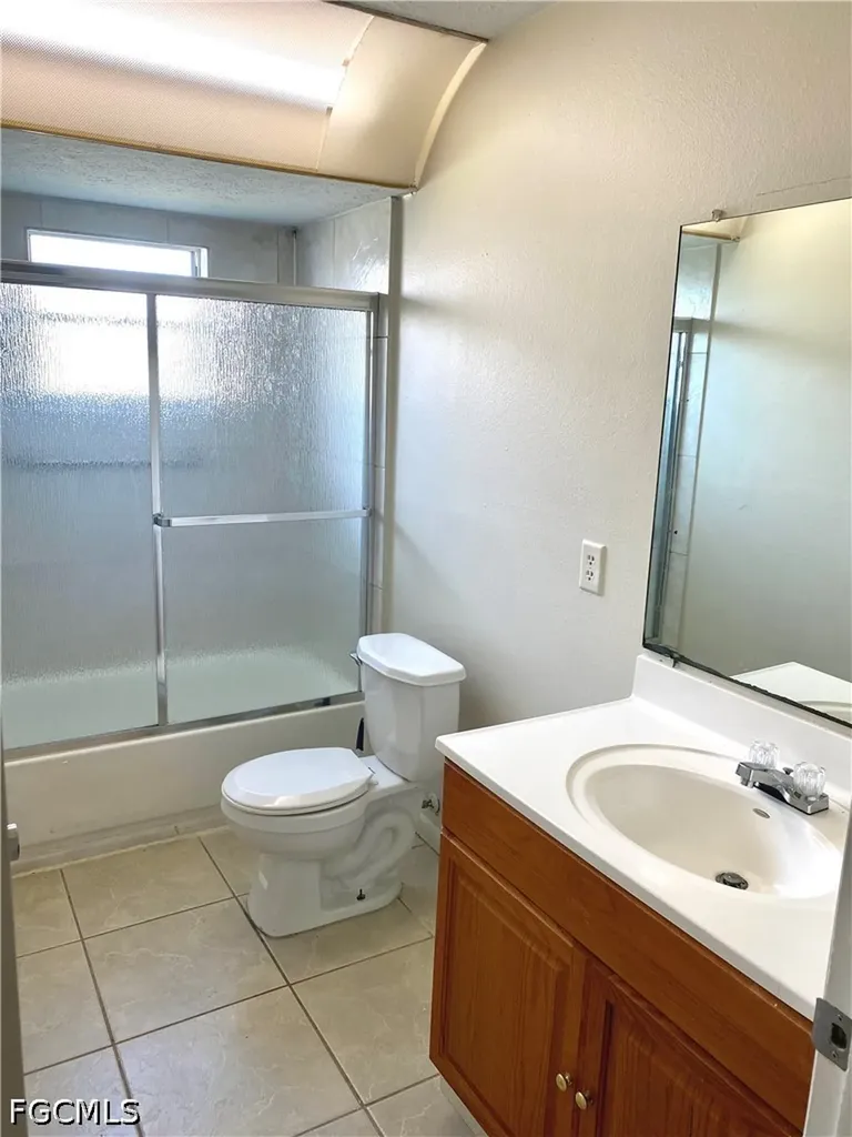 521 NE 24th Place Cape Coral FL 33909