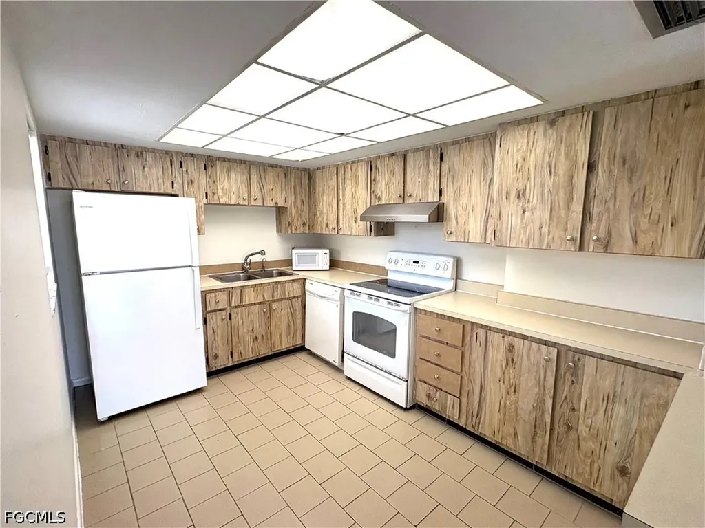 521 NE 24th Place Cape Coral FL 33909