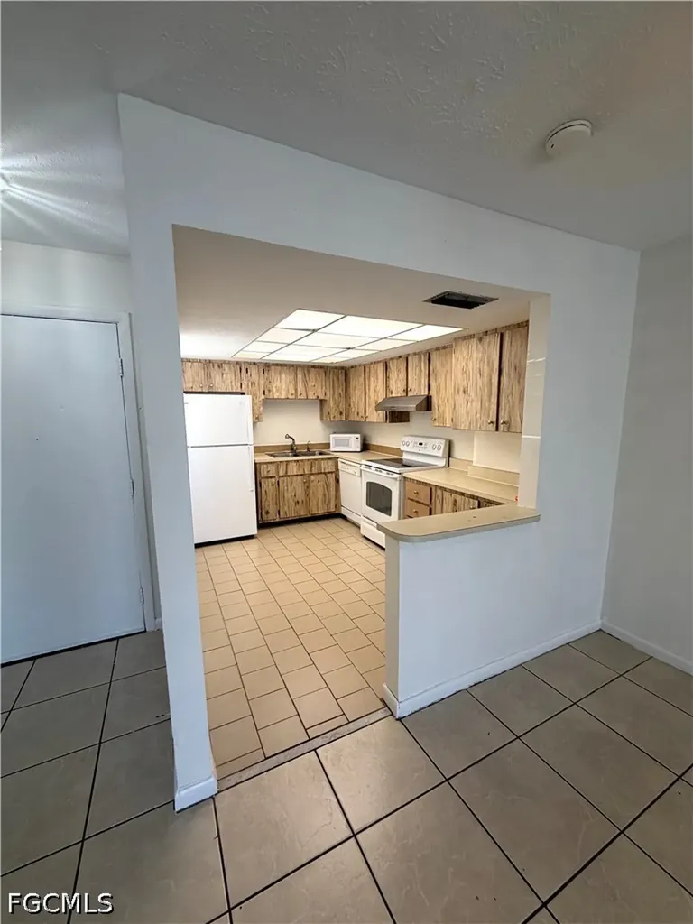 521 NE 24th Place Cape Coral FL 33909
