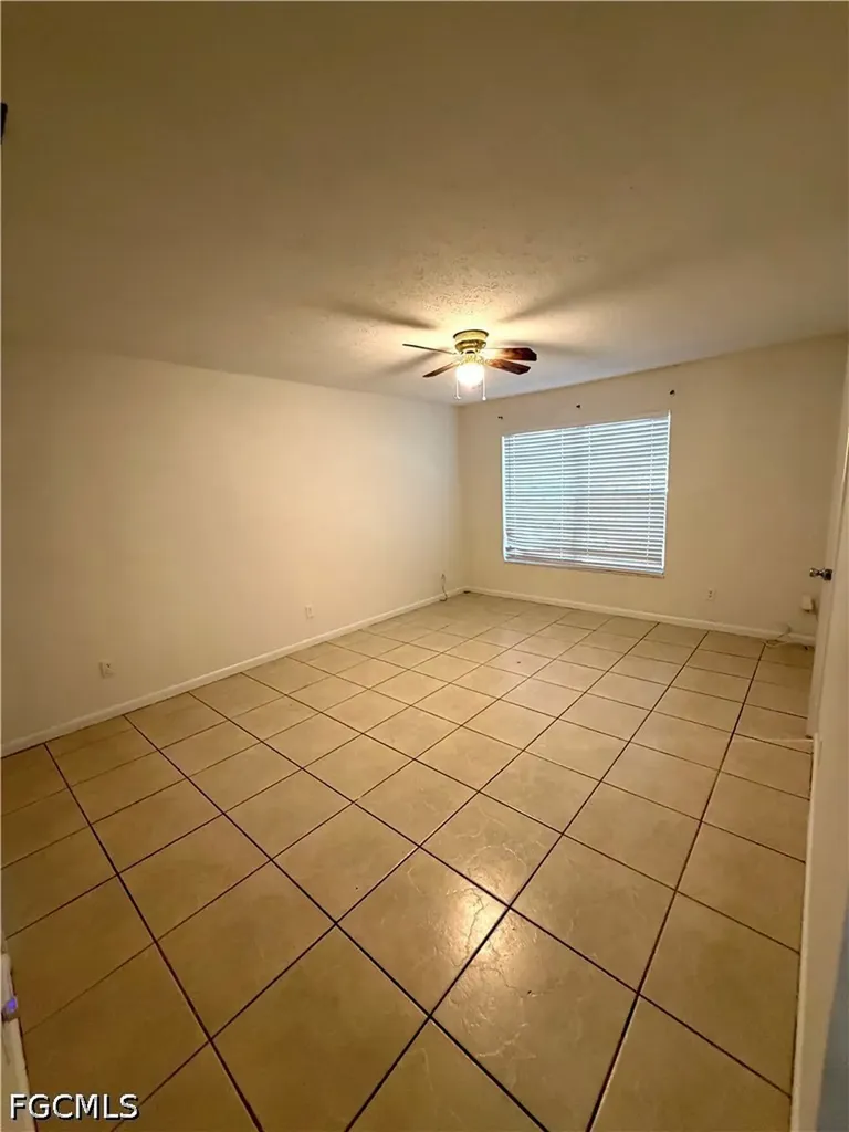 521 NE 24th Place Cape Coral FL 33909