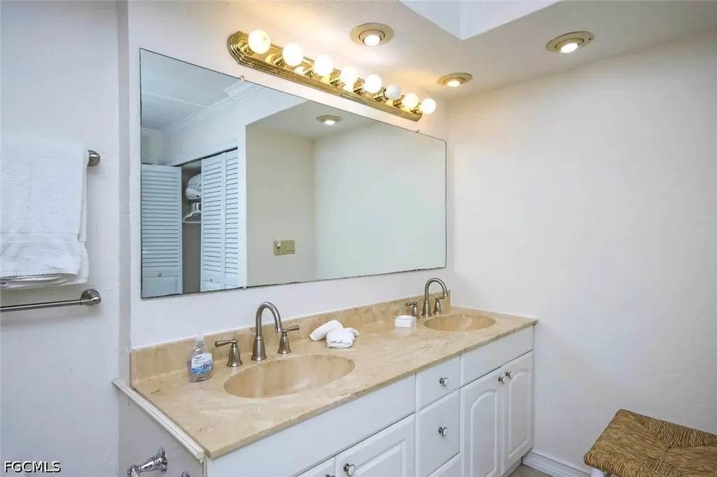 2445 W Gulf Drive Sanibel FL 33957