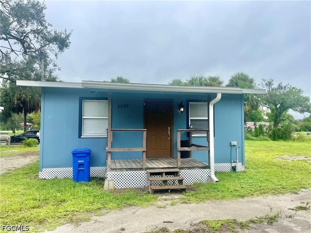 3208-3216 Dale Street Fort Myers FL 33916