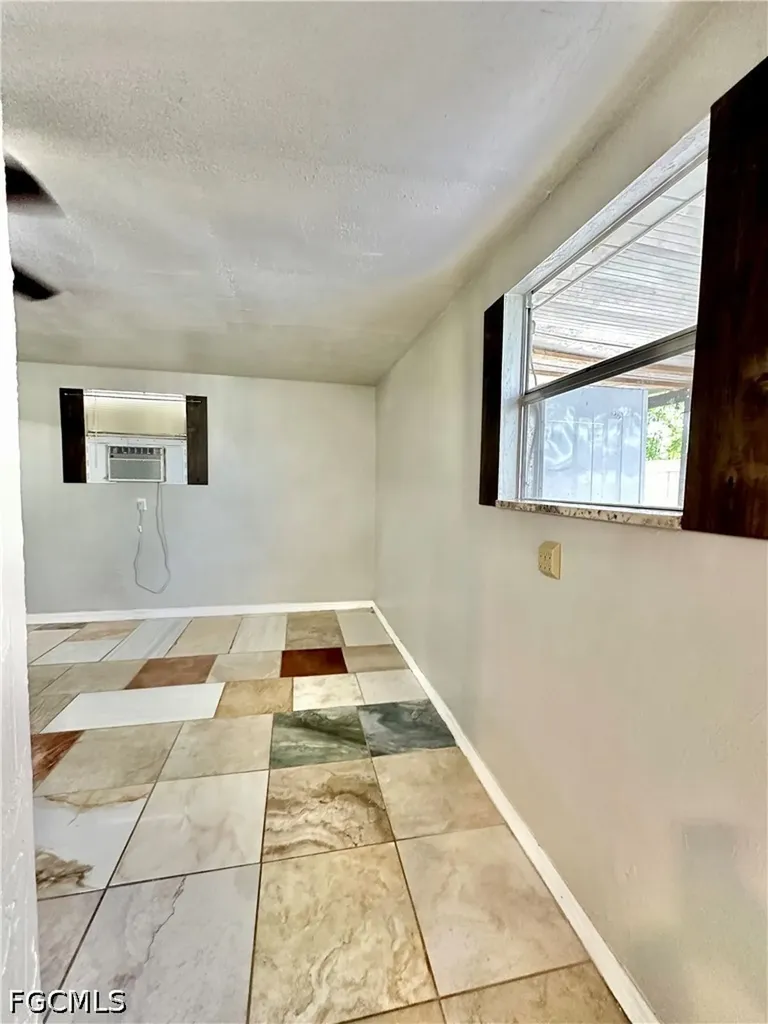 907 Laredo Avenue Lehigh Acres FL 33936