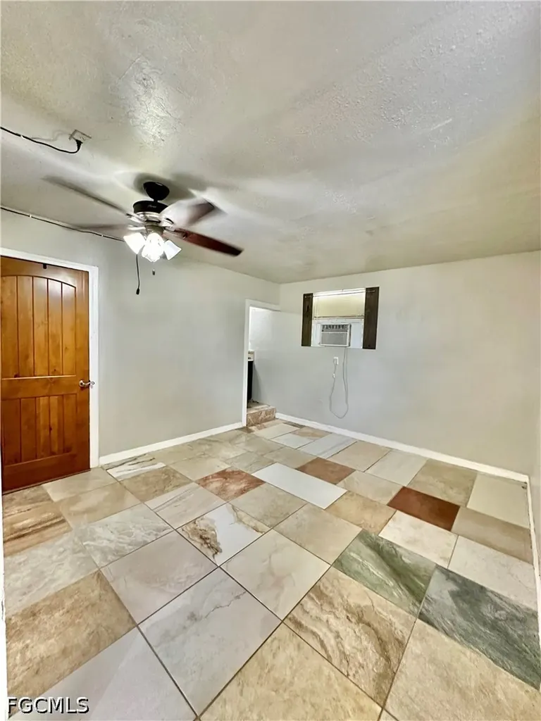 907 Laredo Avenue Lehigh Acres FL 33936