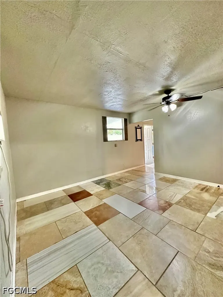 907 Laredo Avenue Lehigh Acres FL 33936