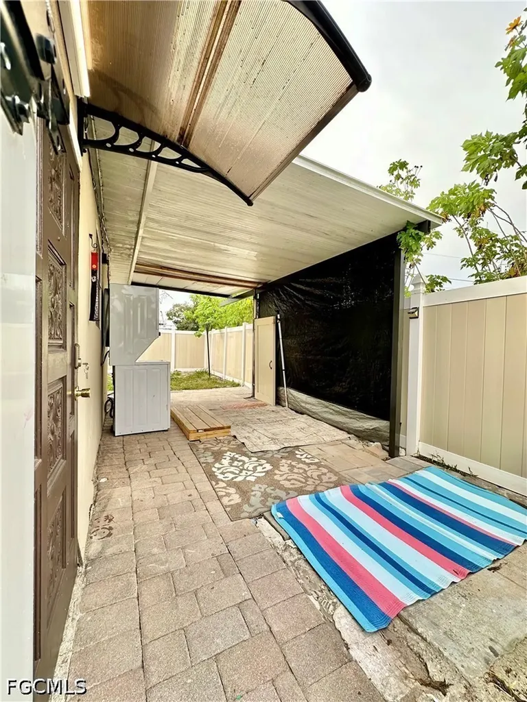 907 Laredo Avenue Lehigh Acres FL 33936